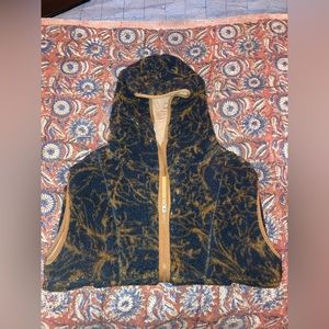 Prana - faux Sherpa vest, size M - blue and brown floral pattern